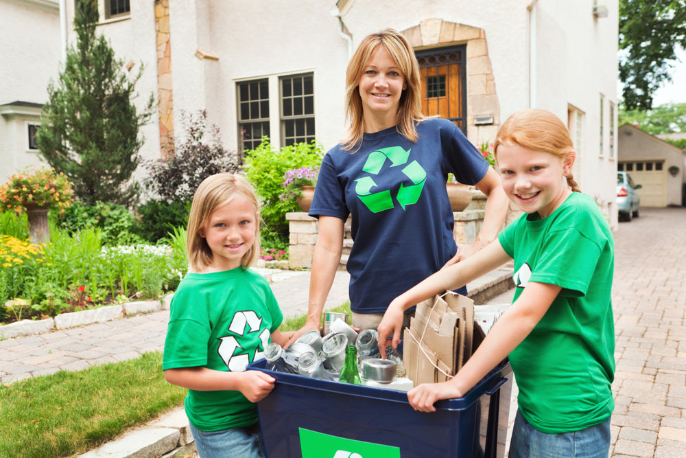 En familj återvinner